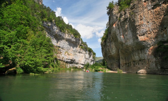 Le passage des Détroits, lors d'une location de canoë kayak dans les Gorges du Tarn.