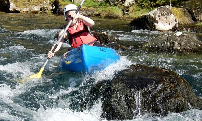 L'un des rapides, lors d'une location de canoë-kayak sur le Tarn avec Aigue Vive. Descente des Vignes à Rozier (Saint Pal).